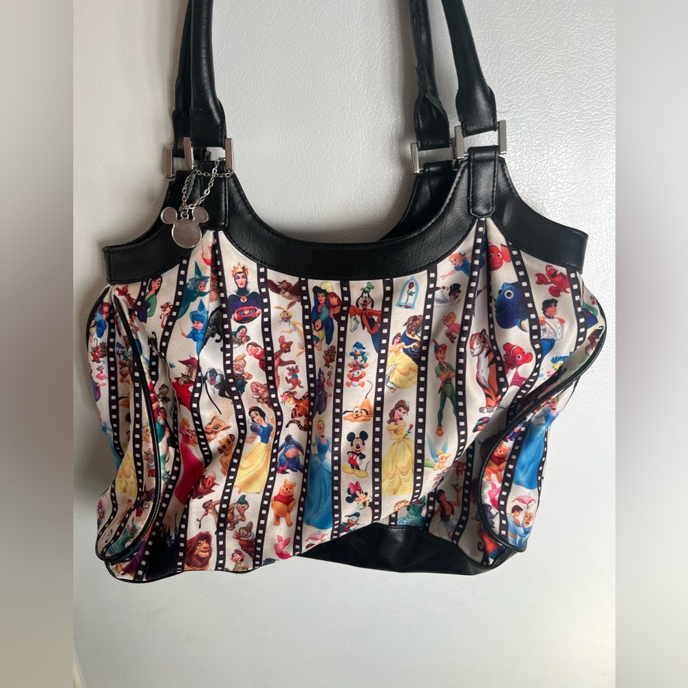Dream, wish, believe Disney shoulder bag. - Picture 2 of 5